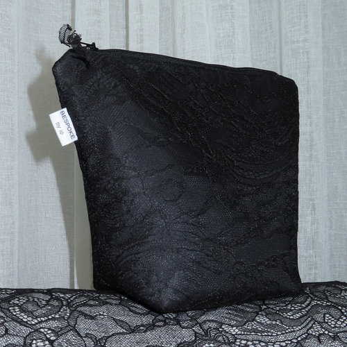 Black Lace Pouch Medium