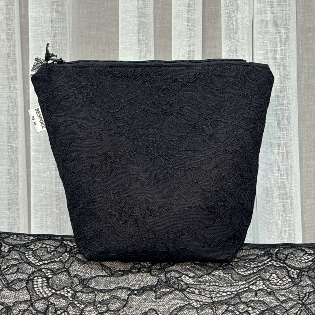 Black Lace Pouch Medium